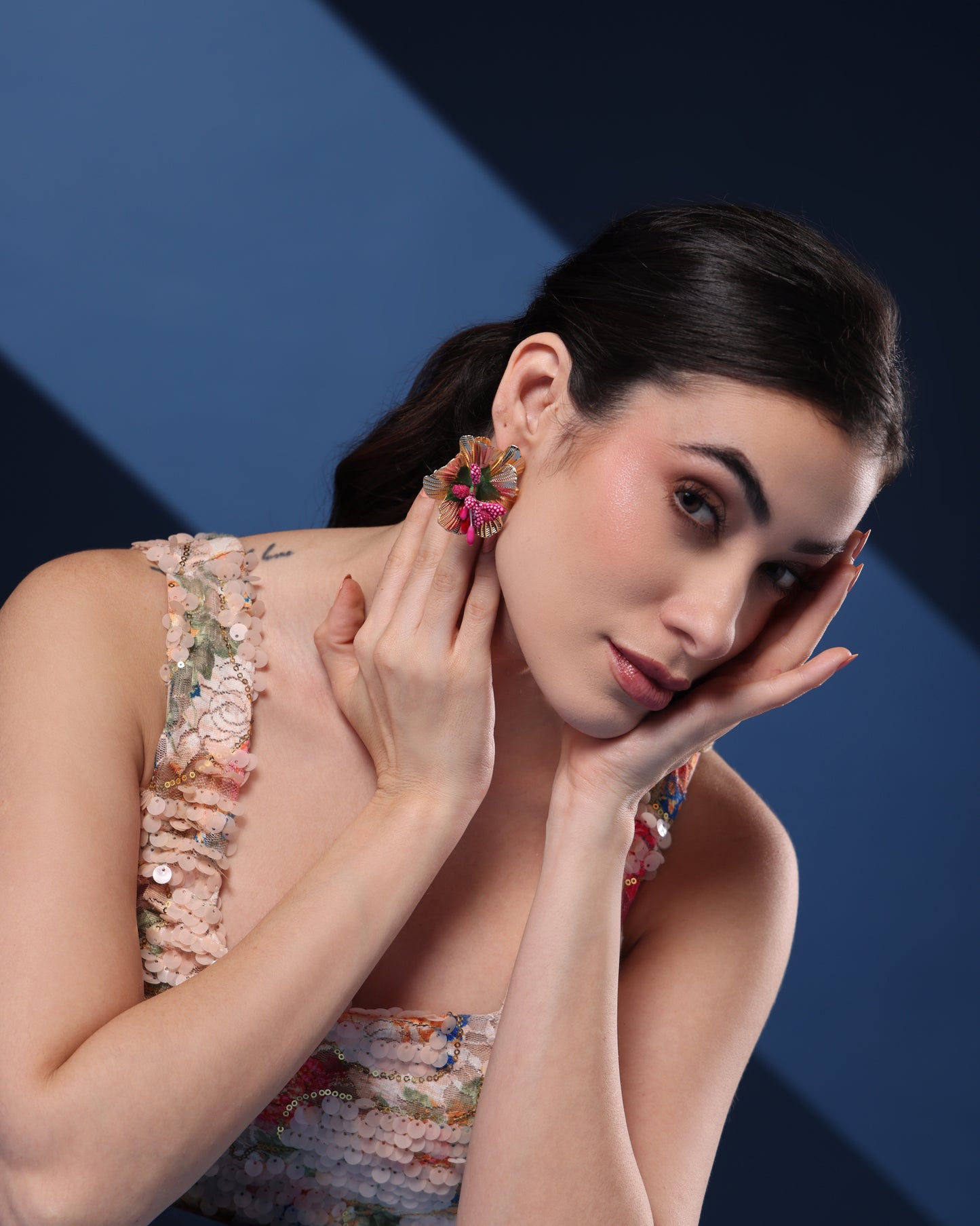 TE AMO ROSE STUDS
