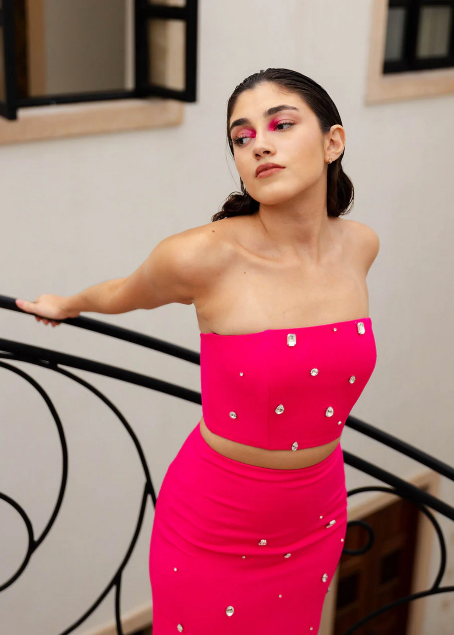 MANILA SET IN HOT PINK