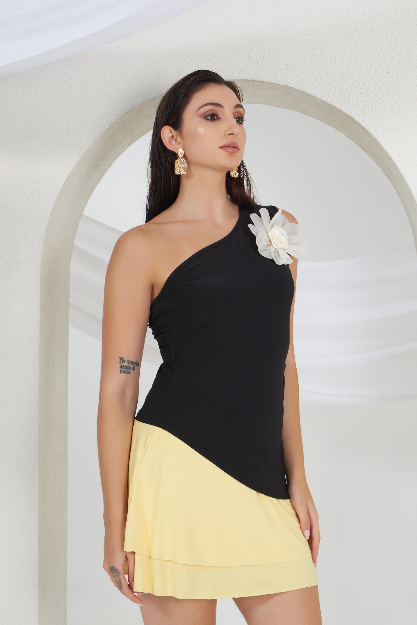 FLOWER DETAIL ASYMMETRICAL TOP