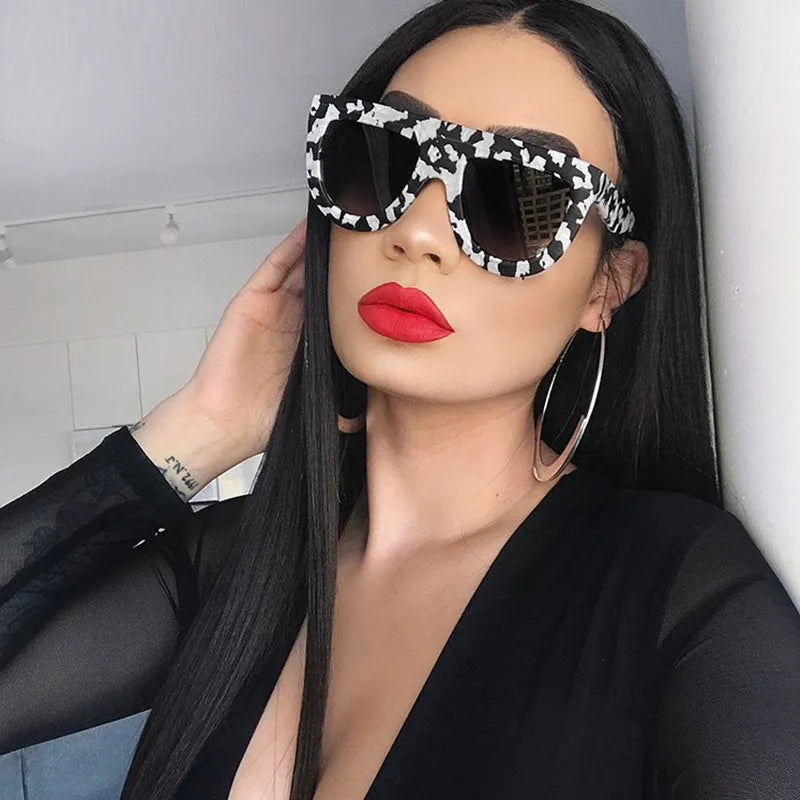 MARBLE PRINT WIDE FRAME SUNGLASSES
