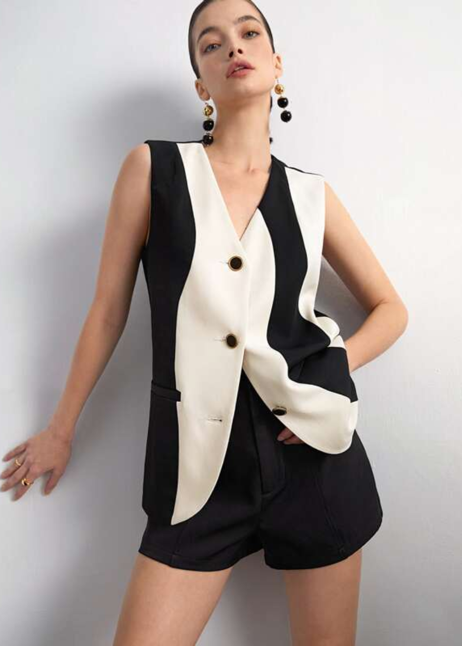 TWO TONE BUTTON FRONT VEST BLAZER TOP