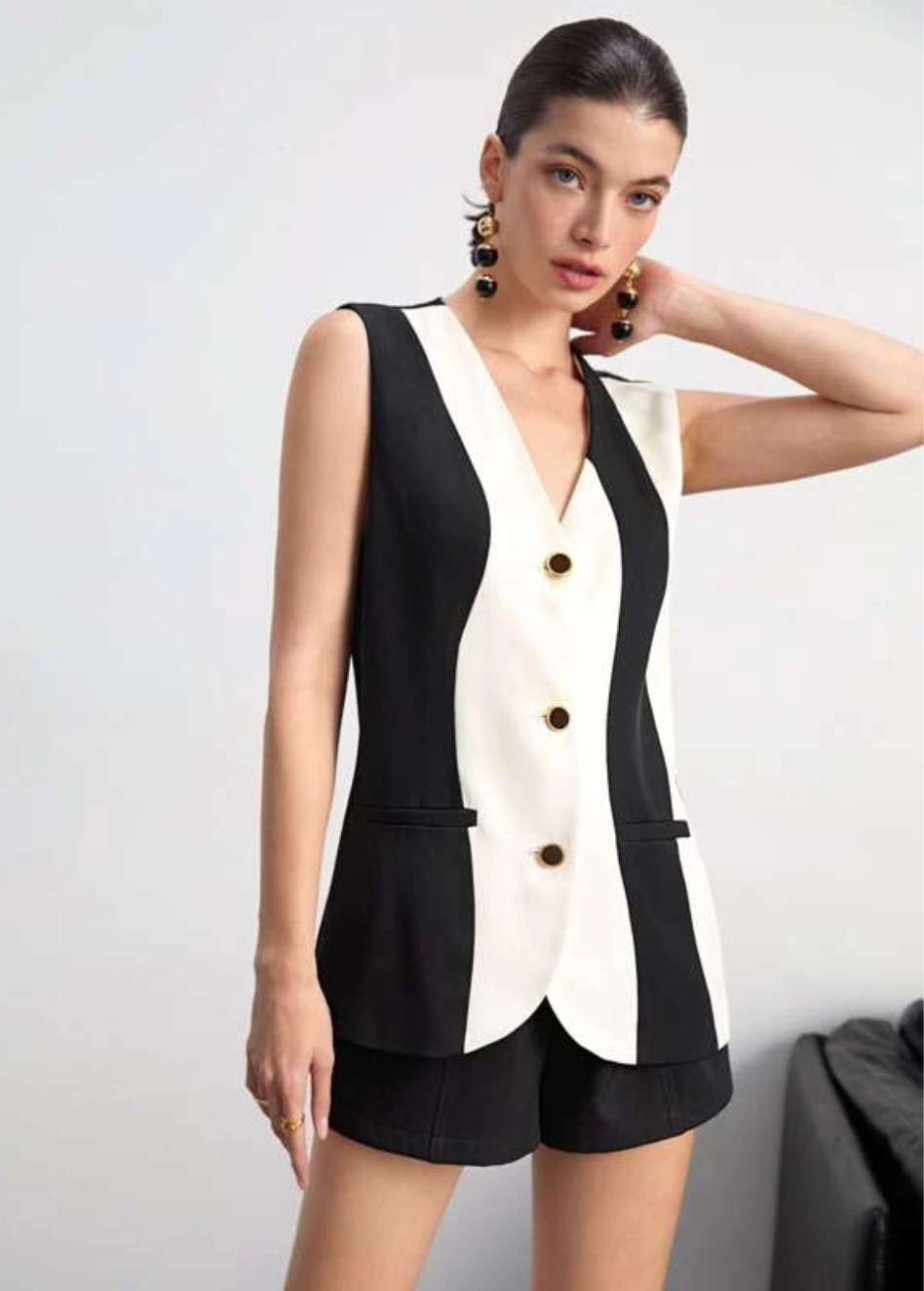 TWO TONE BUTTON FRONT VEST BLAZER TOP