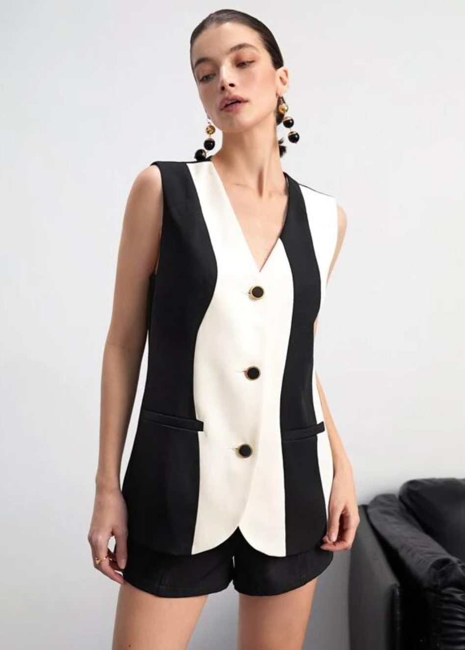 TWO TONE BUTTON FRONT VEST BLAZER TOP