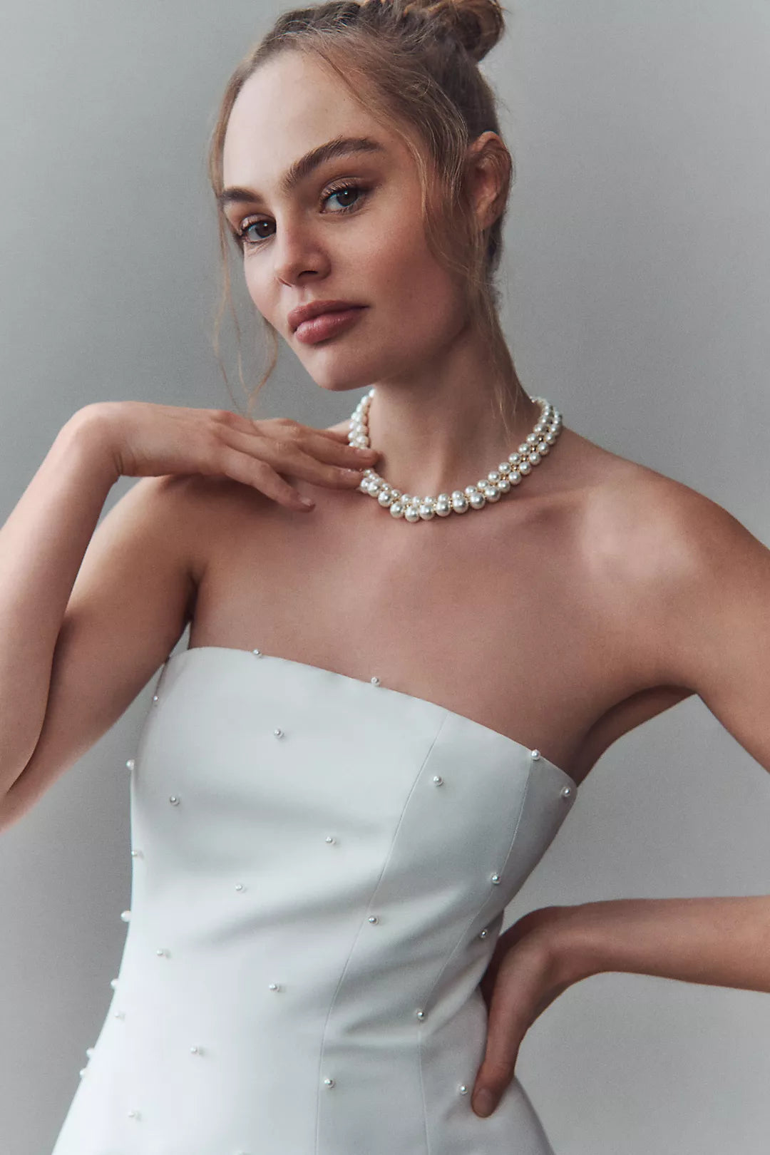 STRAPLESS PEARL WHITE DRESS