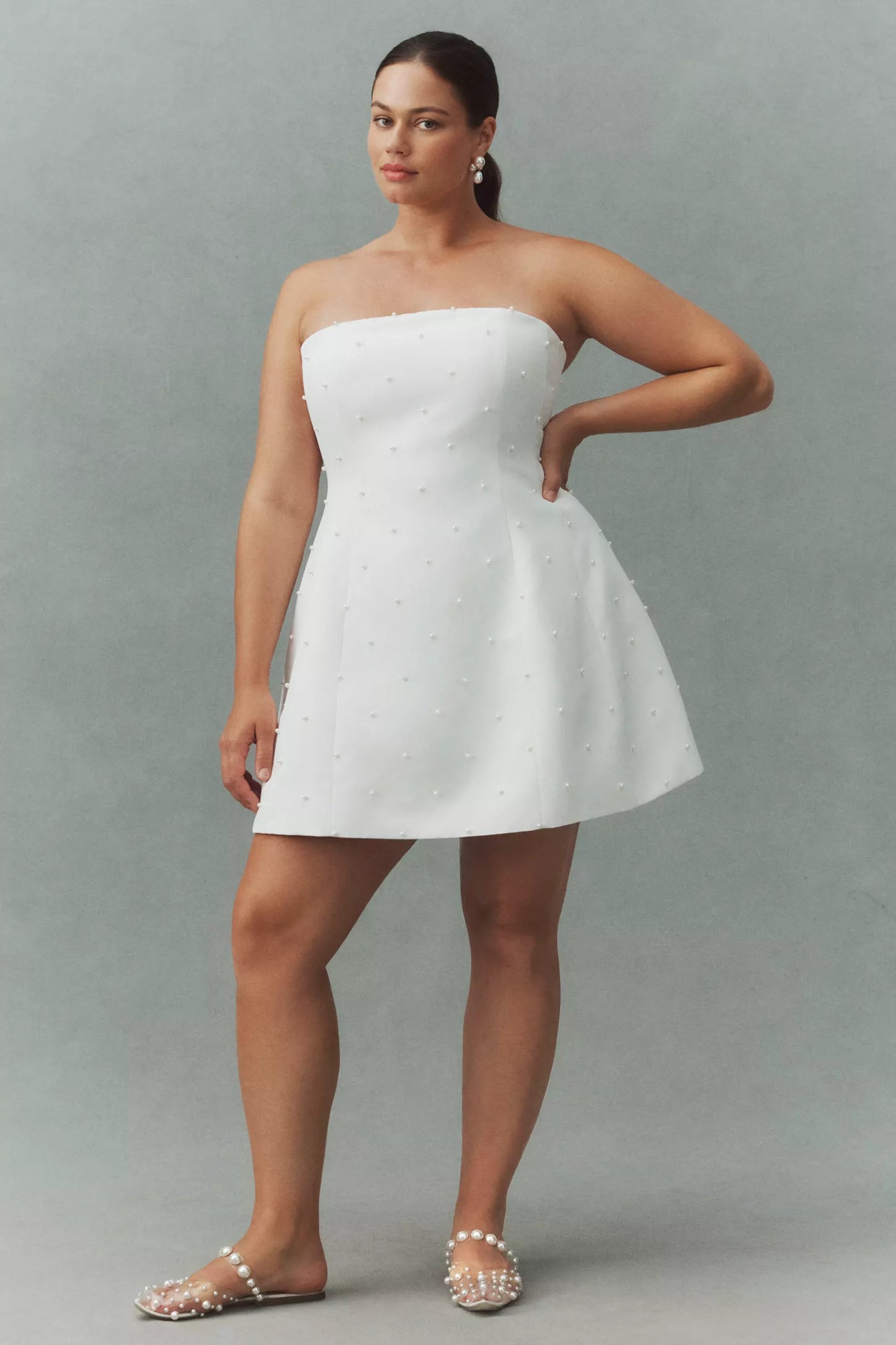 STRAPLESS PEARL WHITE DRESS
