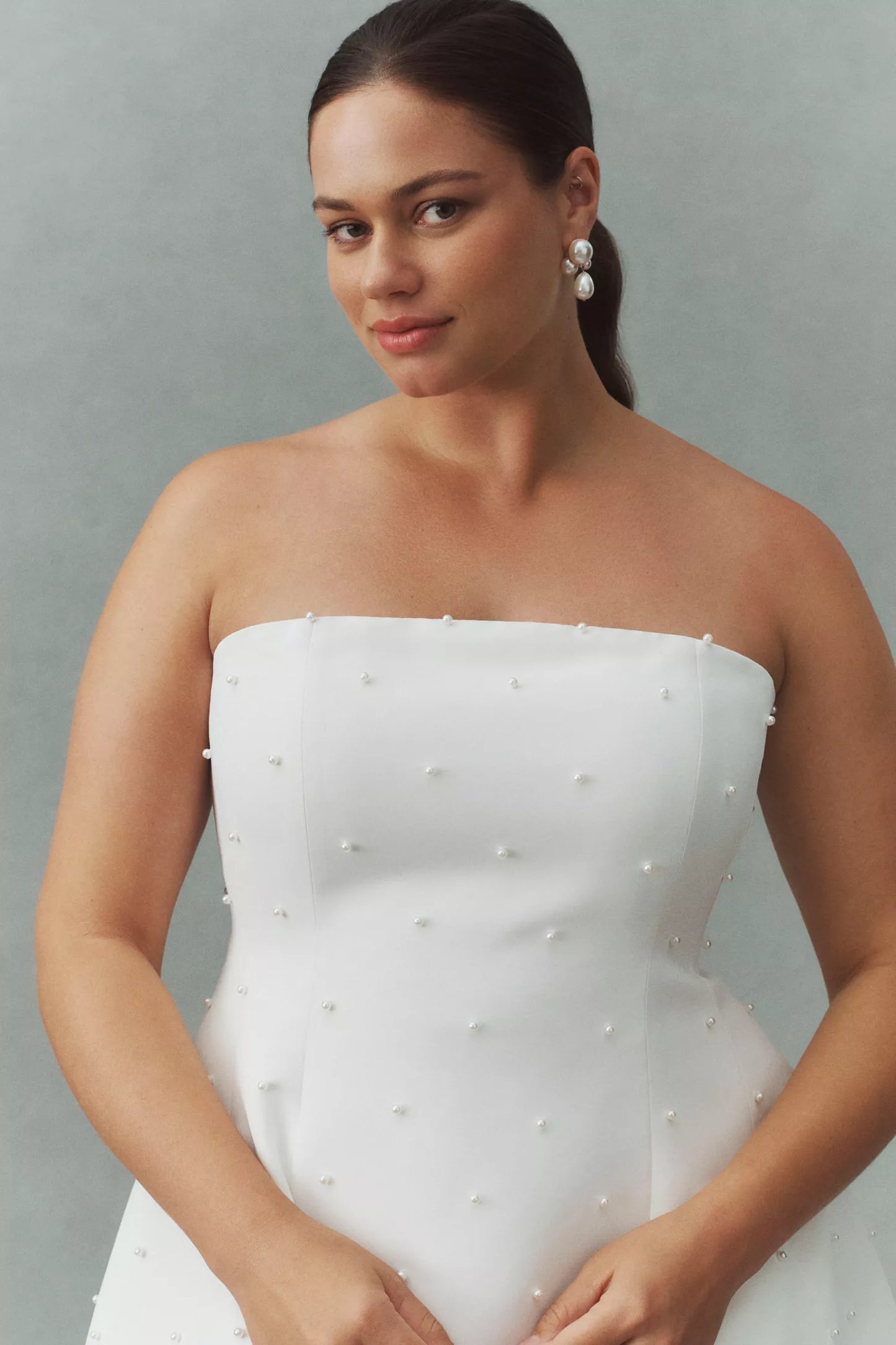 STRAPLESS PEARL WHITE DRESS