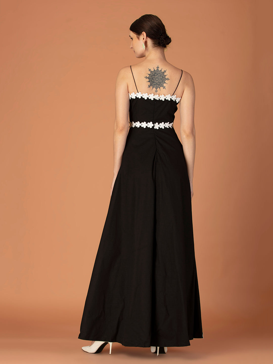 FLOWER LACE MAXI GOWN