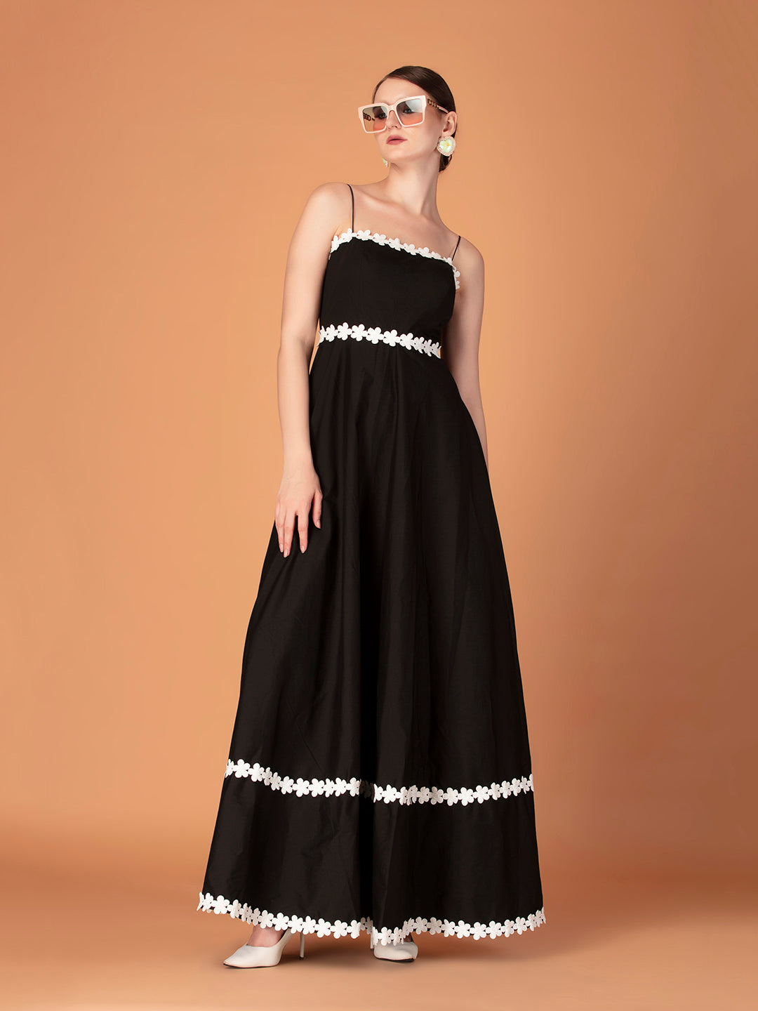 FLOWER LACE MAXI GOWN