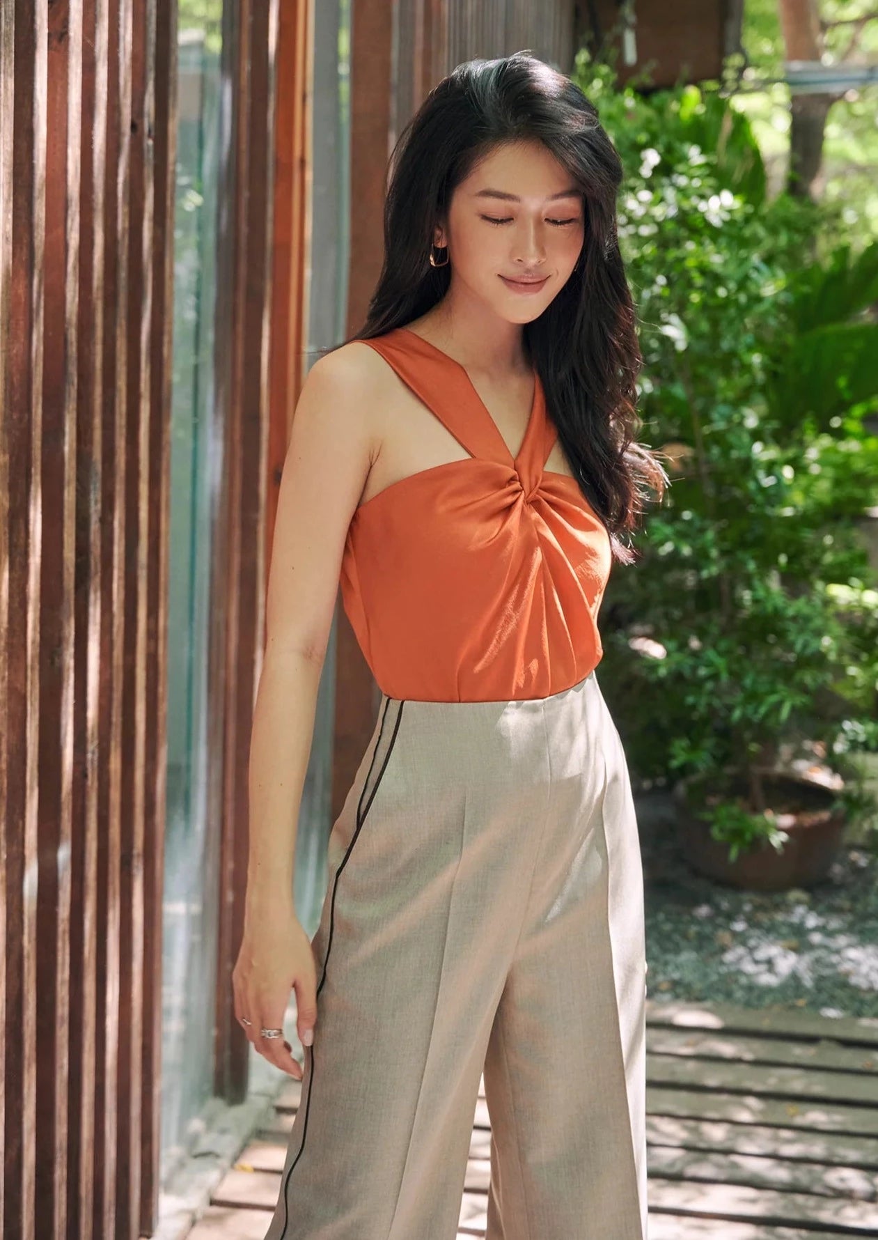 ORANGE TIE KNOT TOP