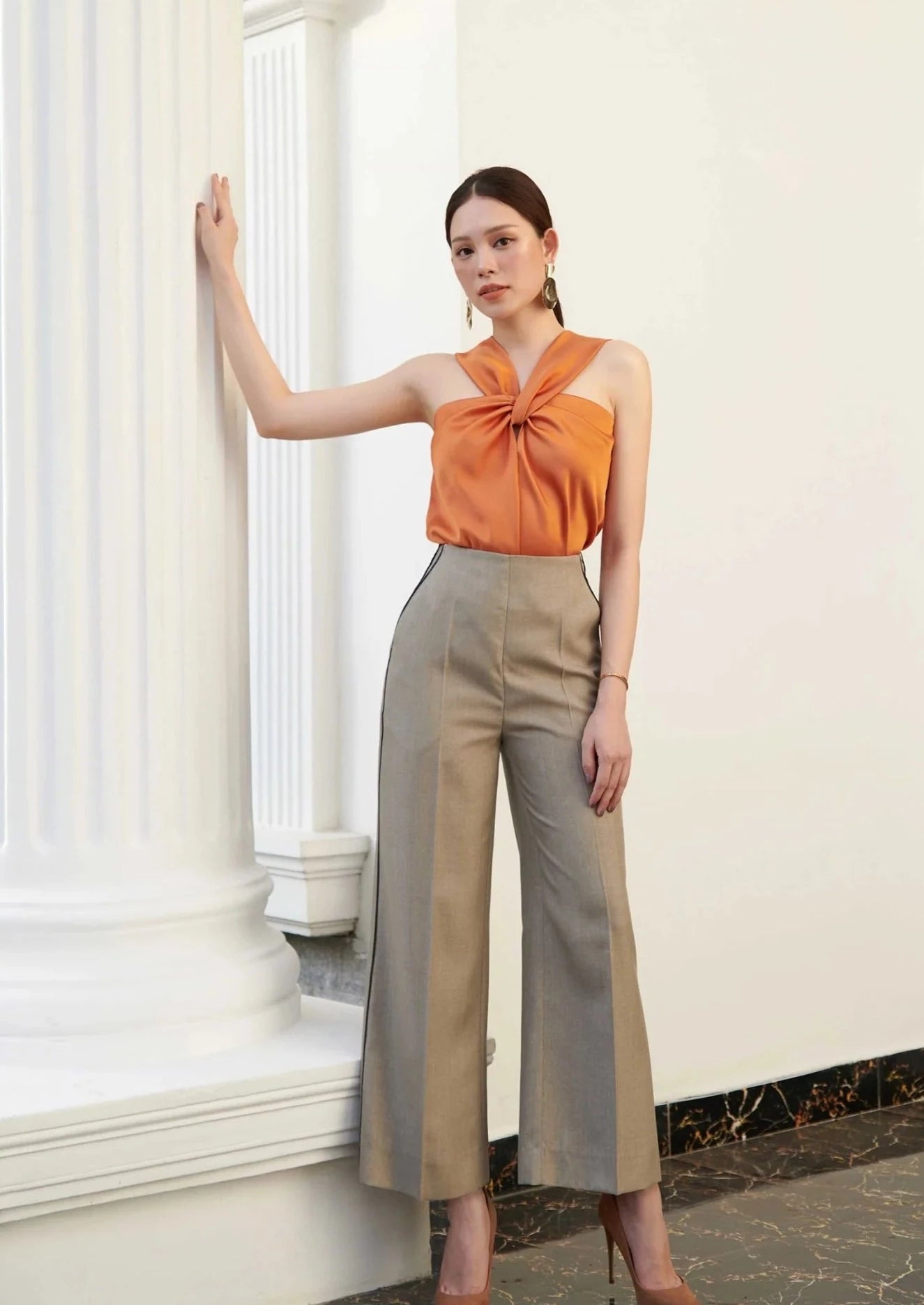 ORANGE TIE KNOT TOP