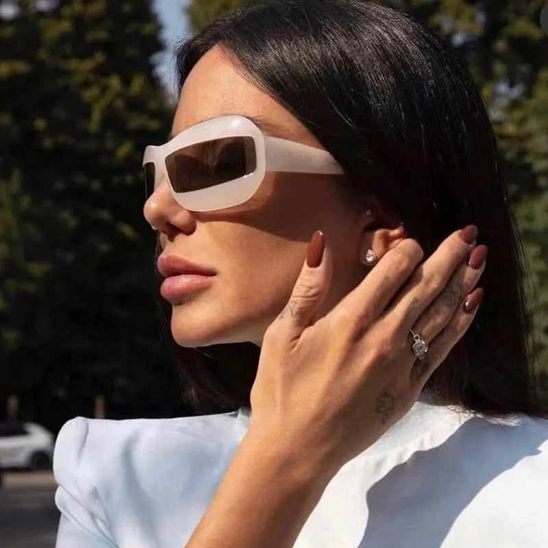 SILVER SHARP CAT-EYE SUNGLASSES