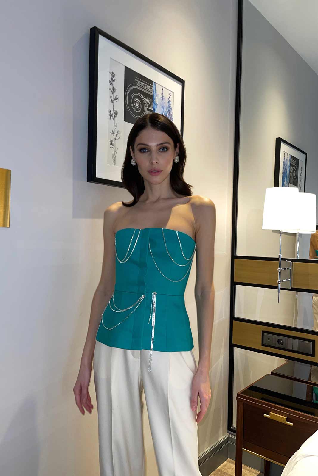 TOP WITH DIAMOND DECOR
