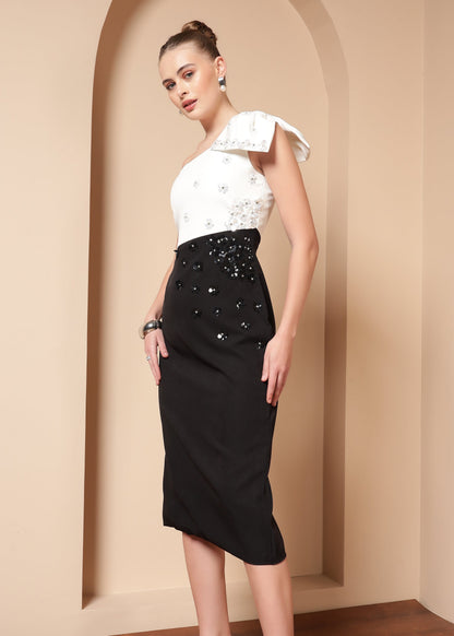 ONE SHOULDER BOW EMBELLISHED DRESS