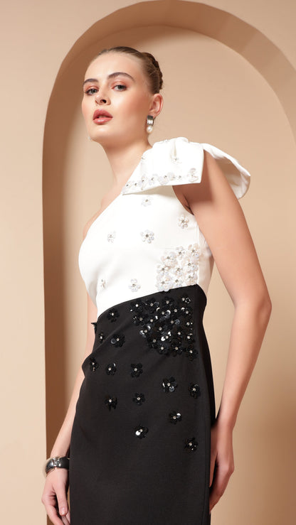 ONE SHOULDER BOW EMBELLISHED DRESS