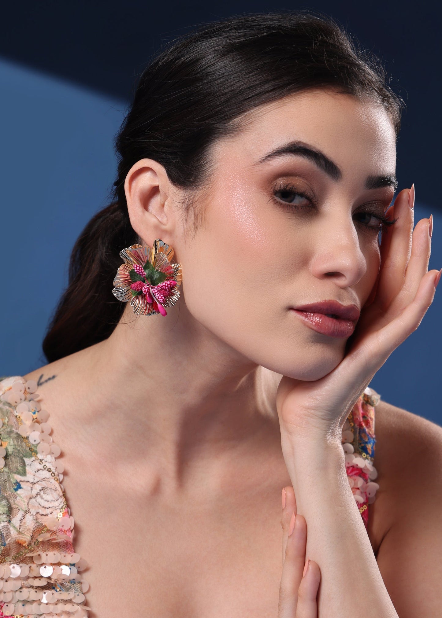 TE AMO ROSE STUDS