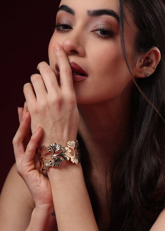 GOLDEN PETALS BRACELET