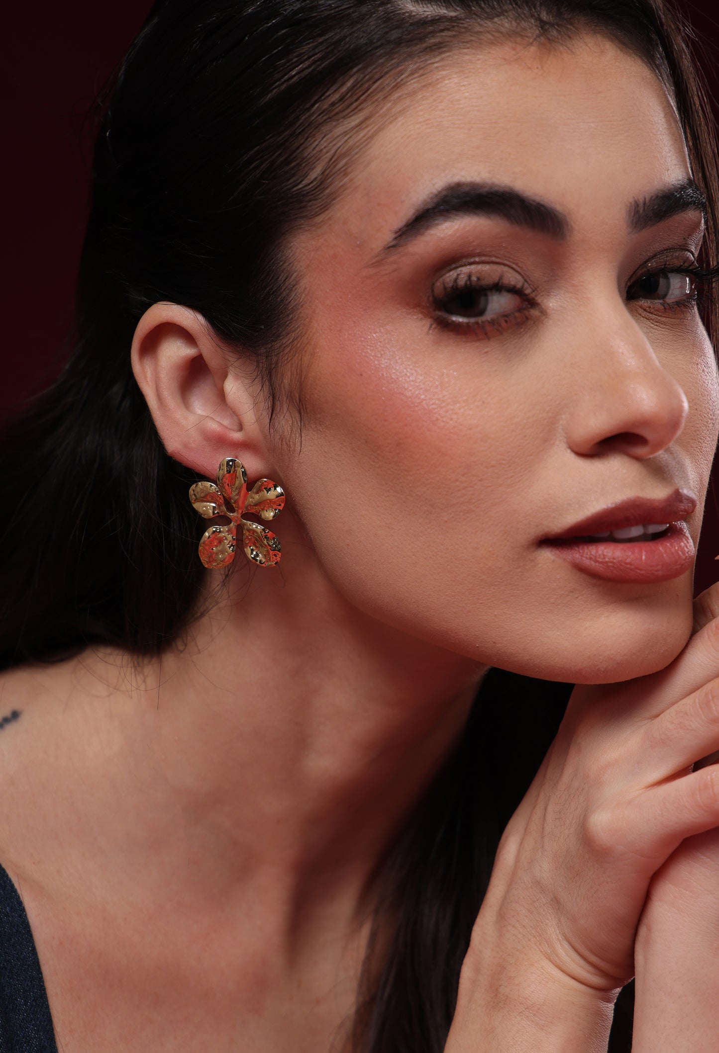 FLOWER VALORA GOLDEN STUD EARRINGS