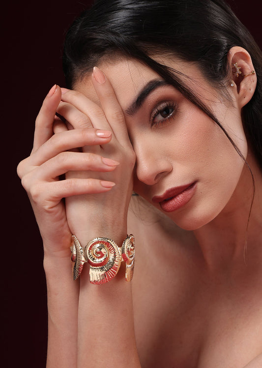 GOLDEN SHELL BRACELET