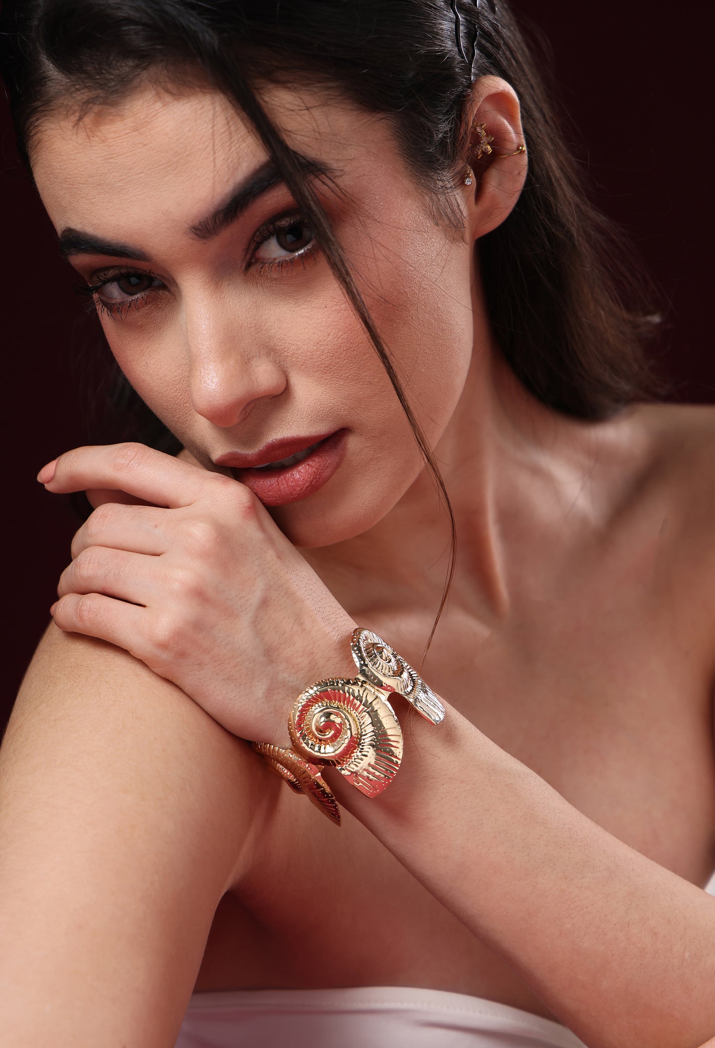 GOLDEN SHELL BRACELET