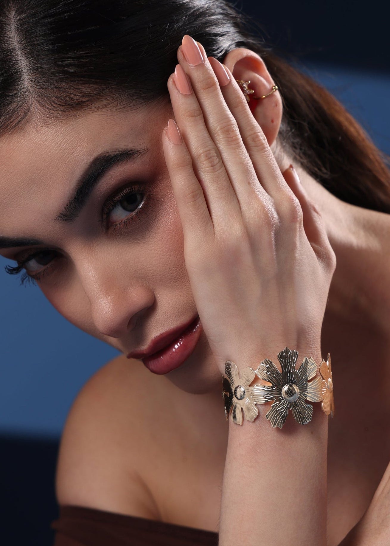 FLORAL BANGLE BRACELET