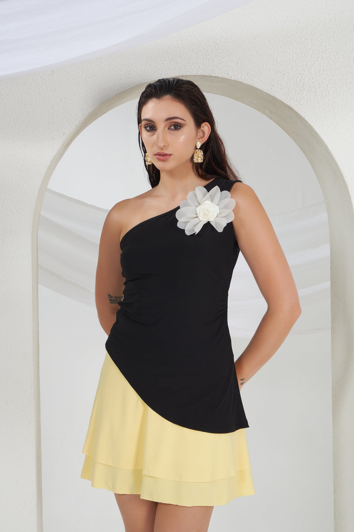 FLOWER DETAIL ASYMMETRICAL TOP