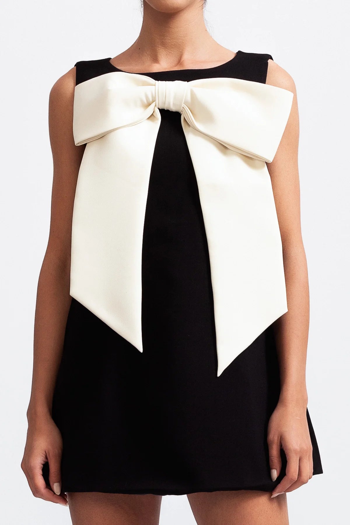 ROUND NECK CUTE BOW DRESS